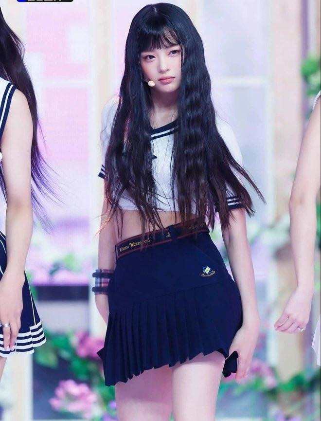 Nếu thích xinh xắn tinh tế có thể chọn tóc baby braid đơn giản dễ làm.