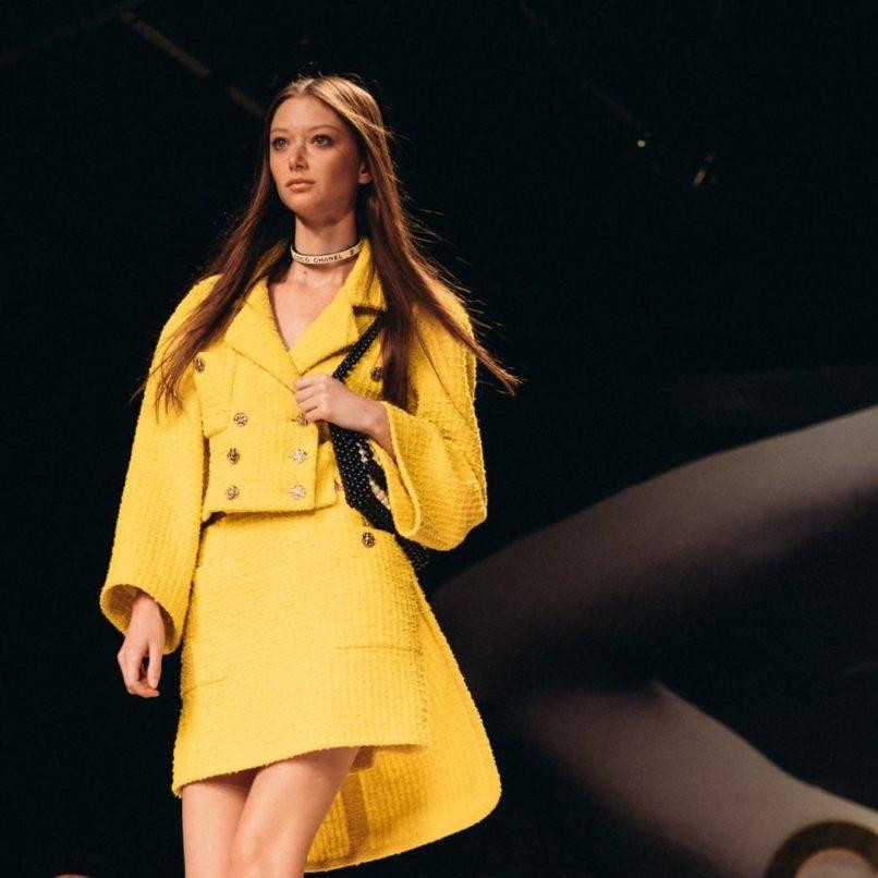 Váy dáng suit đang trở lại rầm rộ. Váy dáng suit đang trở lại rầm rộ.