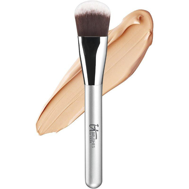 Bạn có thể tán kem bằng tay, nhưng cọ nền vốn được sinh ra để làm việc đó tốt hơn. Bạn có thể tán kem bằng tay, nhưng cọ nền vốn được sinh ra để làm việc đó tốt hơn.