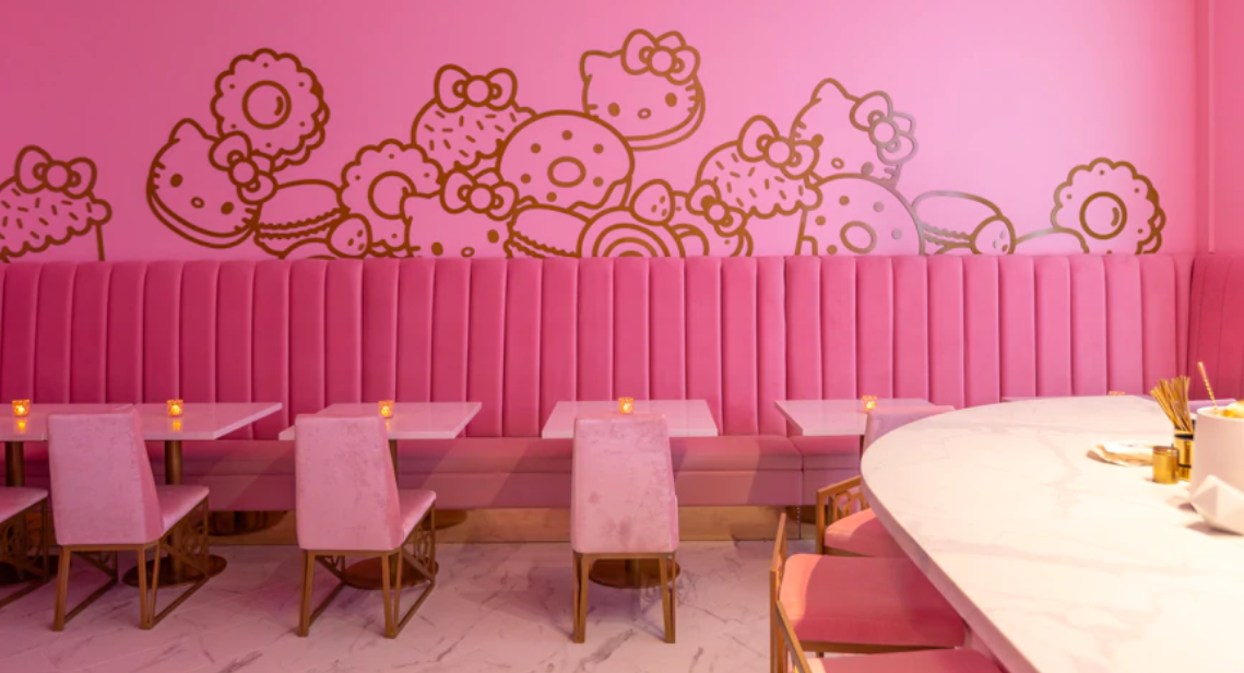 Có cả khu ngồi trong nhà hoặc ngoài trời.