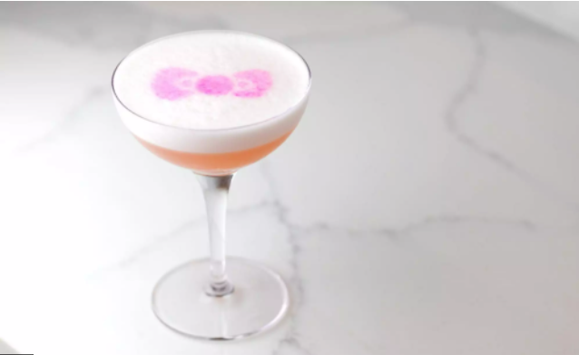 Những phần tạo hình trên bọt dành cho fan cô mèo không miệng.