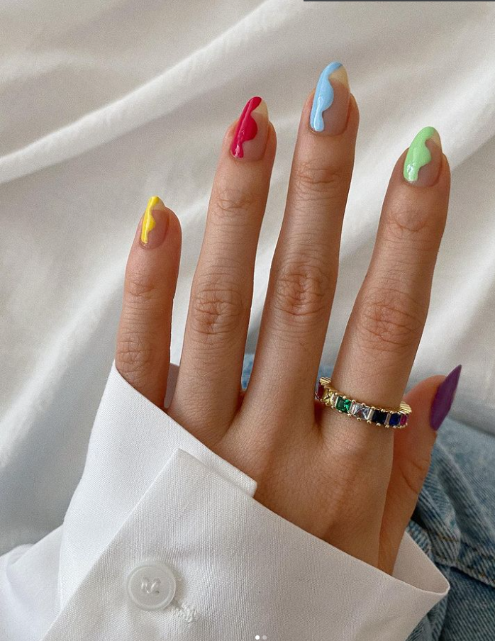 Các tone màu mùa hè đang lên ngôi.