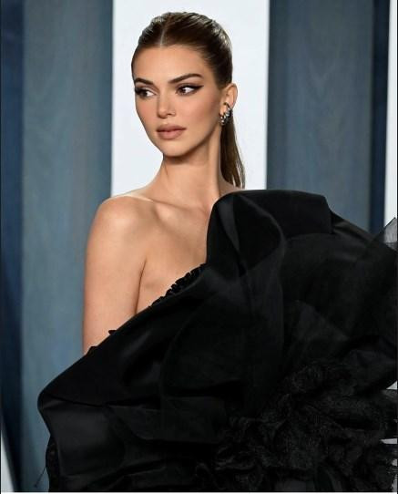 Make-up tông nâu nude rất được chuộng trên thảm đỏ Oscar năm nay. Make-up tông nâu nude rất được chuộng trên thảm đỏ Oscar năm nay.