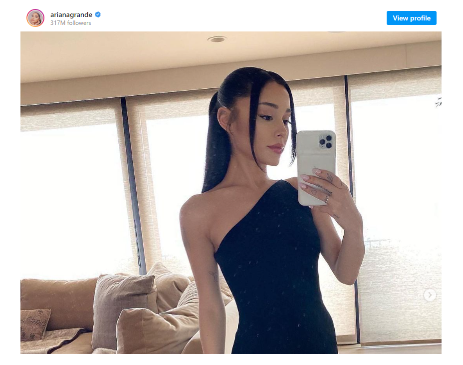 Tài năng và xinh đẹp, Ariana chiếm Top cao dù không cần quá gây chú ý. Tài năng và xinh đẹp, Ariana chiếm Top cao dù không cần quá gây chú ý.