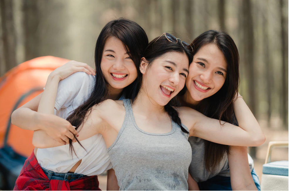 Những người yêu quý thật sự chấp nhận bạn là chính bạn. Những người yêu quý thật sự chấp nhận bạn là chính bạn.