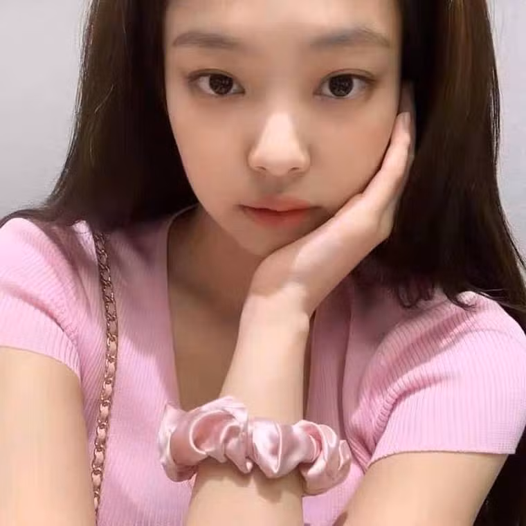 Xu hướng scrunchies quay lại có mặt khắp nơi!