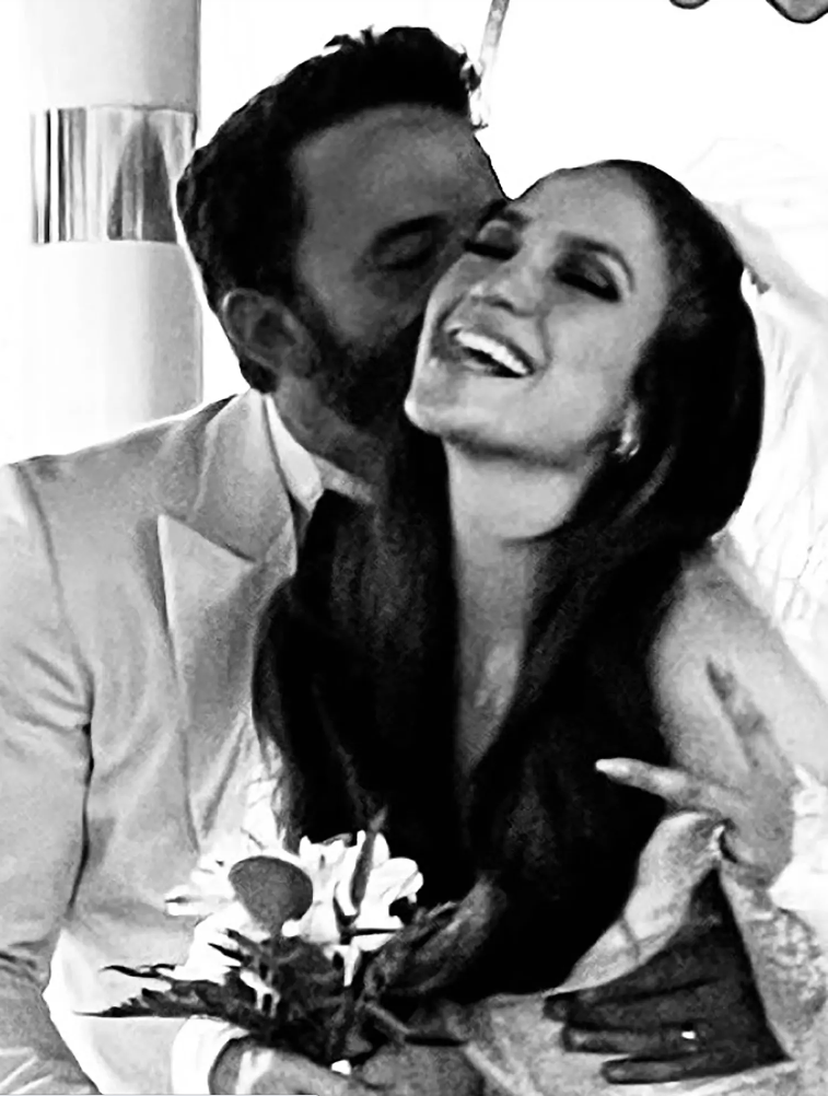 Bức ảnh hiếm hoi trong lễ cưới vừa diễn ra do chính cô dâu chia sẻ.