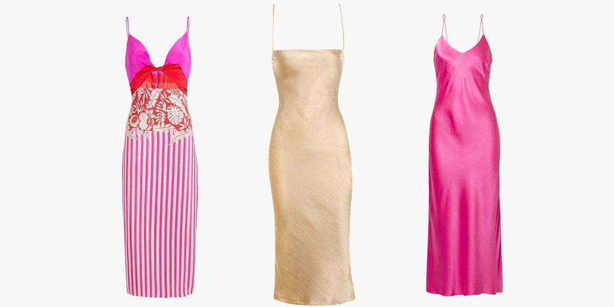 Đầm 2 dây có thể hoàn toàn dự tiệc nếu phối hợp phụ kiện hoặc theo công thức Kendall.