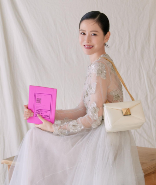 Đám cưới của Son Ye Jin trở thành biểu tượng thời trang cưới mà ngay cả phương Tây cũng thầm ao ước mơ mộng.