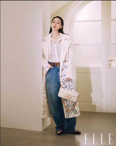 Xuất hiện trên tạp chí ngay sau khi cưới, Son Ye Jin gây bão giới thời trang.