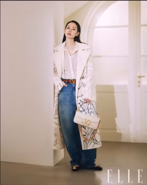 Xuất hiện trên tạp chí ngay sau khi cưới, Son Ye Jin gây bão giới thời trang.