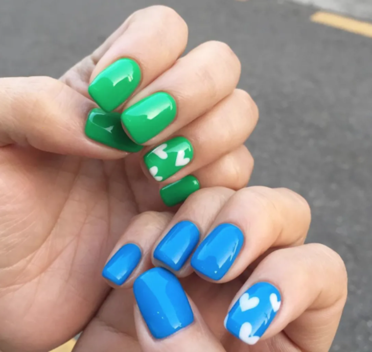 Bạn có thể đi một tone màu và chỉ dành sự đặc biệt cho một ngón nhấn.