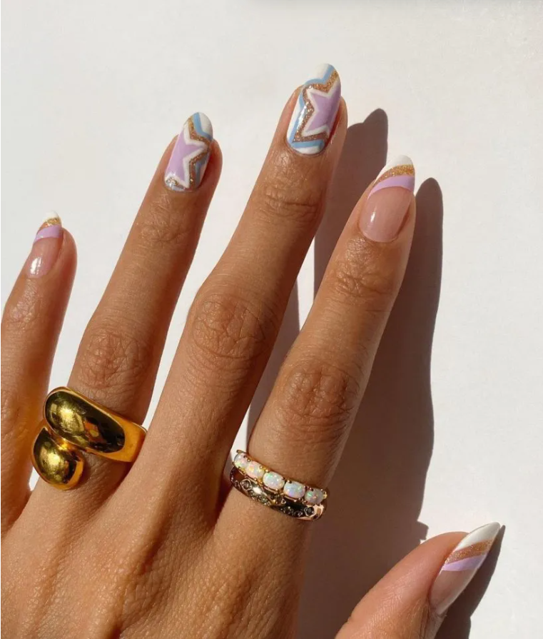 Hầu hết các mẫu vẽ đều là họa tiết quen thuộc những năm 90.