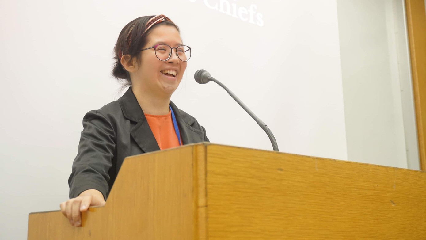 Chị Lam Phương (cựu học sinh trường THPT Bùi Thị Xuân). Chị Lam Phương (cựu học sinh trường THPT Bùi Thị Xuân).