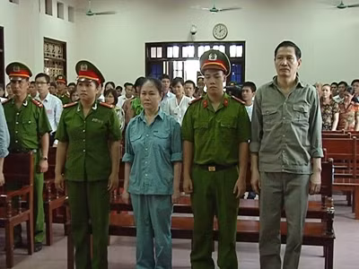 Phiên tòa ngày 28 - 8