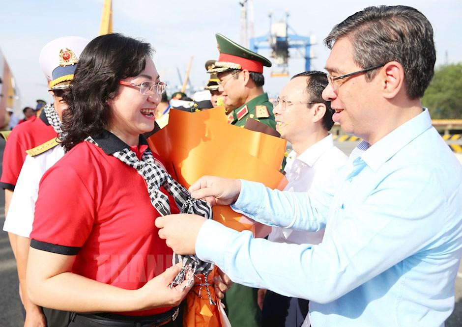 Phó Chủ tịch UBND TPHCM Phan Thị Thắng cùng Trưởng ban Tổ chức Thành uỷ TPHCM Nguyễn Phước Lộc tại bến cảng. Ảnh: Thành uỷ TPHCM Phó Chủ tịch UBND TPHCM Phan Thị Thắng cùng Trưởng ban Tổ chức Thành uỷ TPHCM Nguyễn Phước Lộc tại bến cảng. Ảnh: Thành uỷ TPHCM