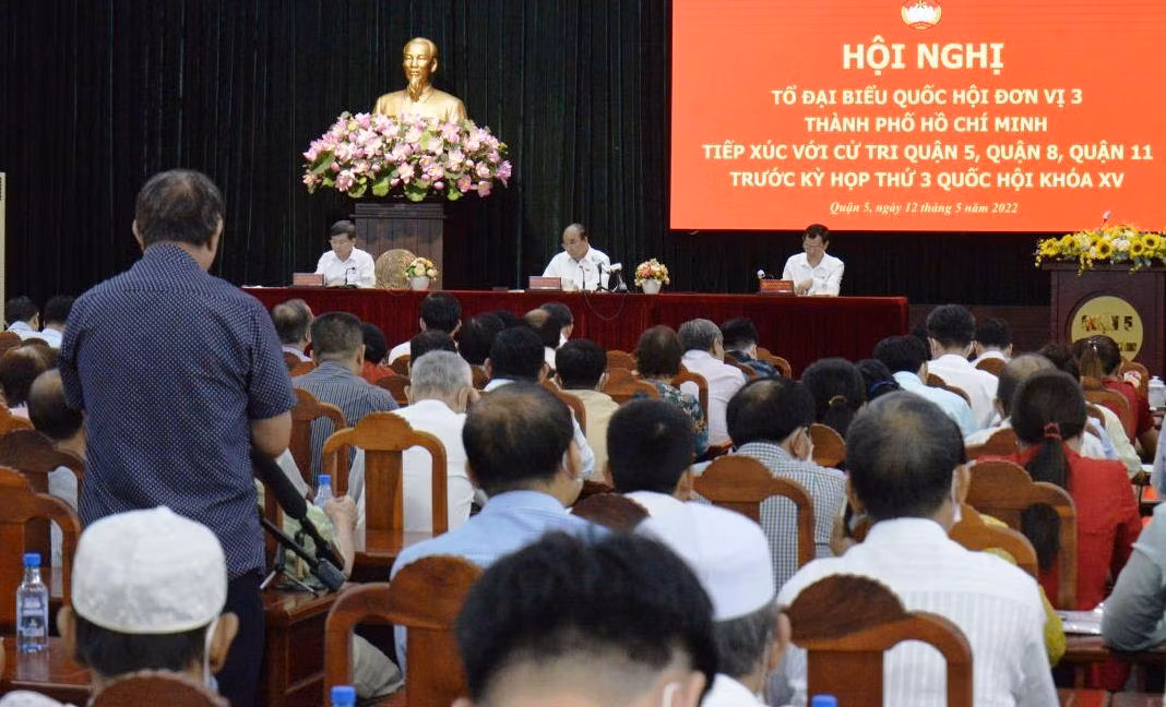Chủ tịch nước Nguyễn Xuân Phúc tiếp xúc cử tri TPHCM sáng 12/5
