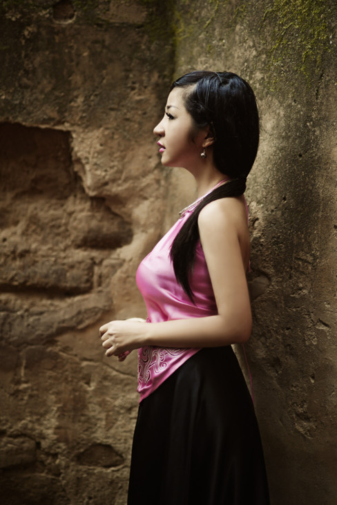 Mặc dù mới sinh con nhưng cô đã nhanh chóng lấy lại được vóc dáng thon gọn