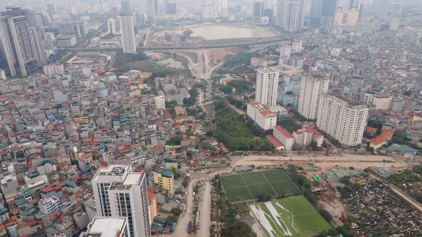 Dự án đường kết nối từ đường Phạm Hùng (Vành đai 3) với Vành đai 3,5 đi huyện Hoài Đức (TP Hà Nội) có tổng chiều dài là 6km, dự kiến thông xe toàn tuyến vào năm 2021. Trong đó, đoạn giữa dài hơn 3,5km từ đường Lê Đức Thọ tới Quốc lộ 70 (nay là đường Trần Hữu Dực và Trịnh Văn Bô) với tổng mức đầu tư hơn 1.500 tỷ đồng đã được thông xe từ năm 2017. Tuyến đường còn đoạn nối giữa đường Phạm Hùng - Lê Đức Thọ thuộc địa bàn quận Nam Từ Liêm có chiều dài hơn 1,12km đang trong quá trình xây dựng.