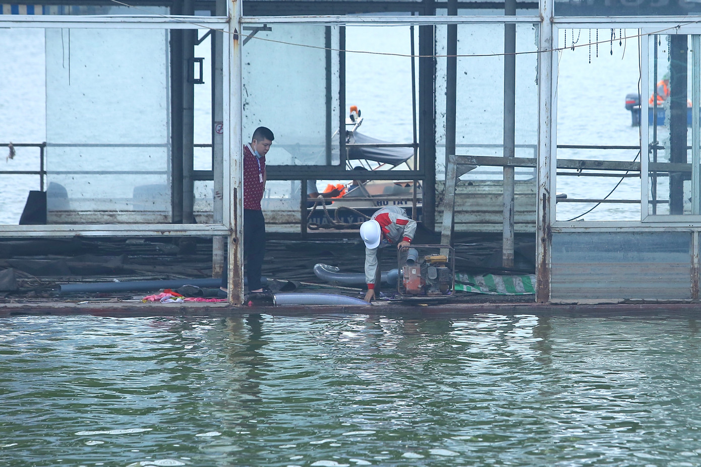 Quá trình tháo dỡ, di dời gặp nhiều khó khăn.