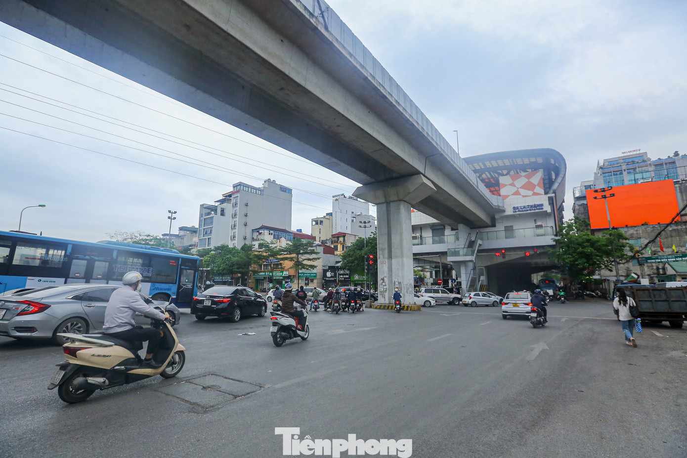 Hình ảnh tại ngã tư nút giao với đường La Thành.