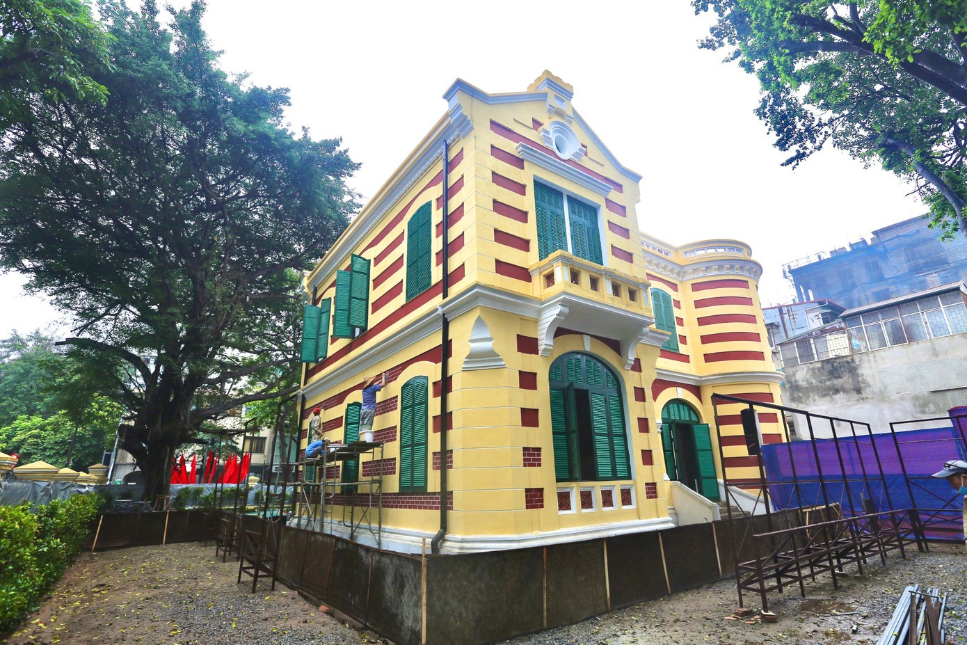 Sau 1 năm trùng tu, bảo tồn, biệt thự Pháp cổ ở 49 Trần Hưng Đạo - 46 Hàng Bài đã hoàn thành tu bổ toàn bộ kiến trúc bên ngoài và đang trong giai đoạn hoàn thiện dự án.