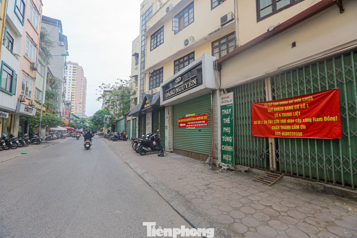 Theo quan sát của PV, nhiều ki-ốt đang trong tình trạng đóng cửa.