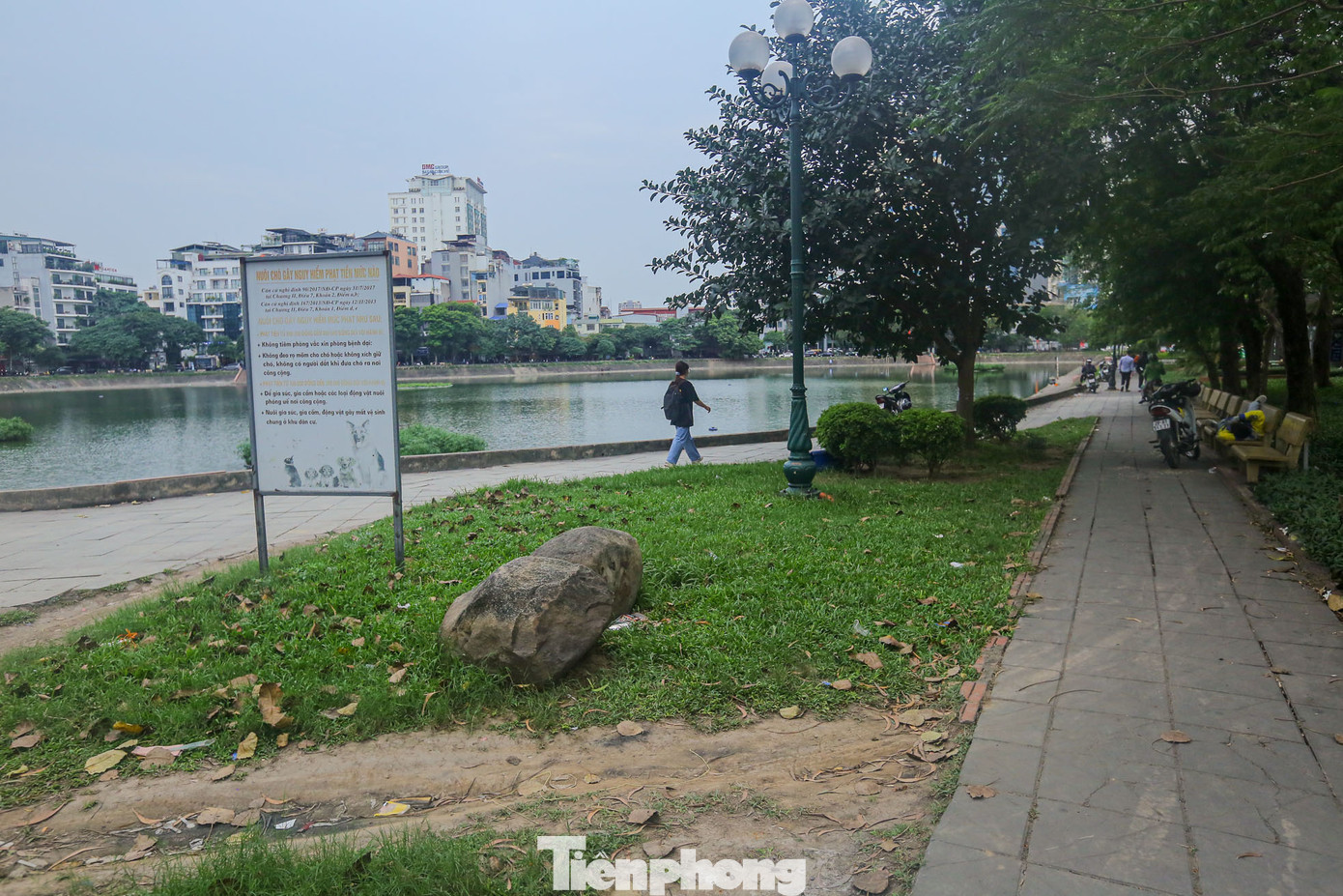 Diện tích nghiên cứu khoảng 12 hecta, bao gồm cả 36.000 m2 mặt nước hồ Ngọc Khánh và hơn 3.800 m2 vườn hoa phía đường Nguyễn Chí Thanh.