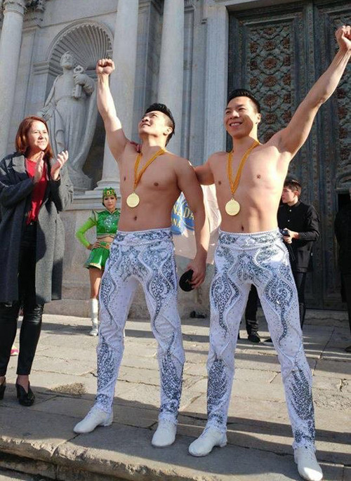 quoc-co-quoc-nghiep-ky-ten-moi-tay-o-tay-ban-nha-7