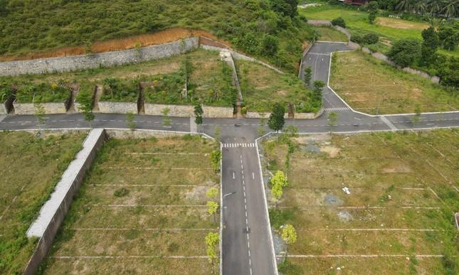 HoREA đề nghị bổ sung vào luật trường hợp cá nhân, hộ gia đình tự thực hiện hoặc liên kết, hợp tác với “đầu nậu”, doanh nghiệp bất động sản để “phân lô, bán nền” phải thực hiện giao dịch thông qua sàn giao dịch.