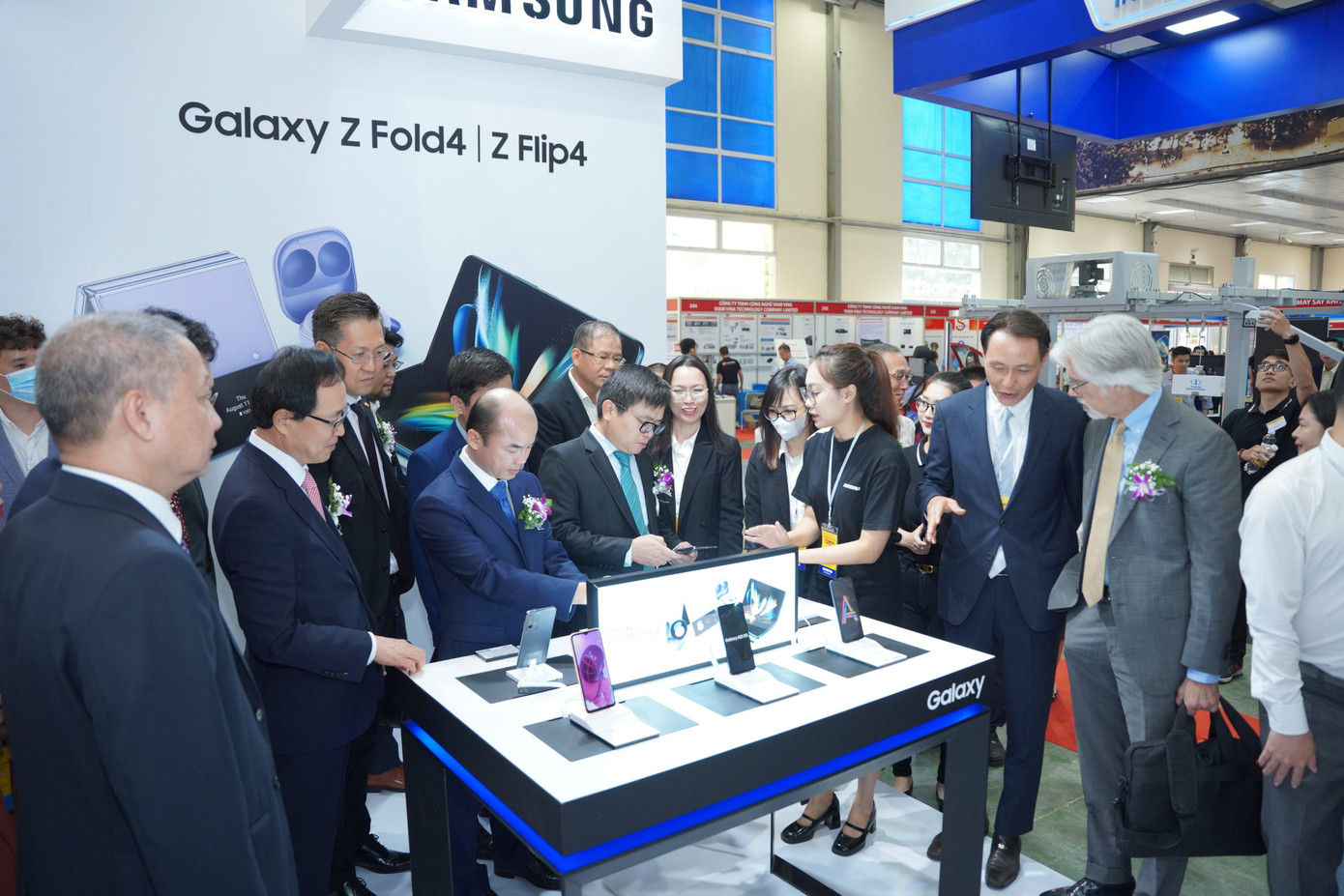 Samsung giới thiệu sản phẩm điện thoại thông minh sản xuất tại Việt Nam