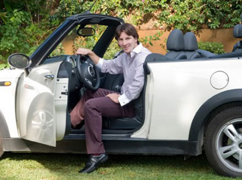  Messi bên chiếc Audi