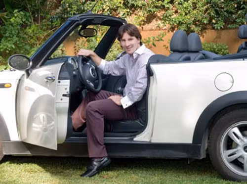  Messi bên chiếc Audi