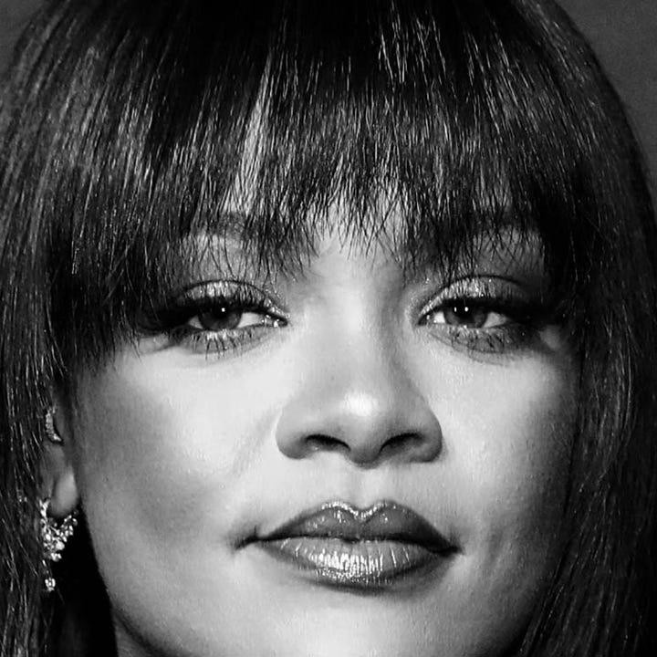 Cứ liên tục lọt top tỷ phú thế này thì khi nào mới ra nhạc mới đây Rihanna ơi!