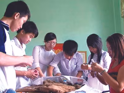 Học sinh sinh hoạt theo giáo trình giới tính Ảnh: Nguyễn Huy