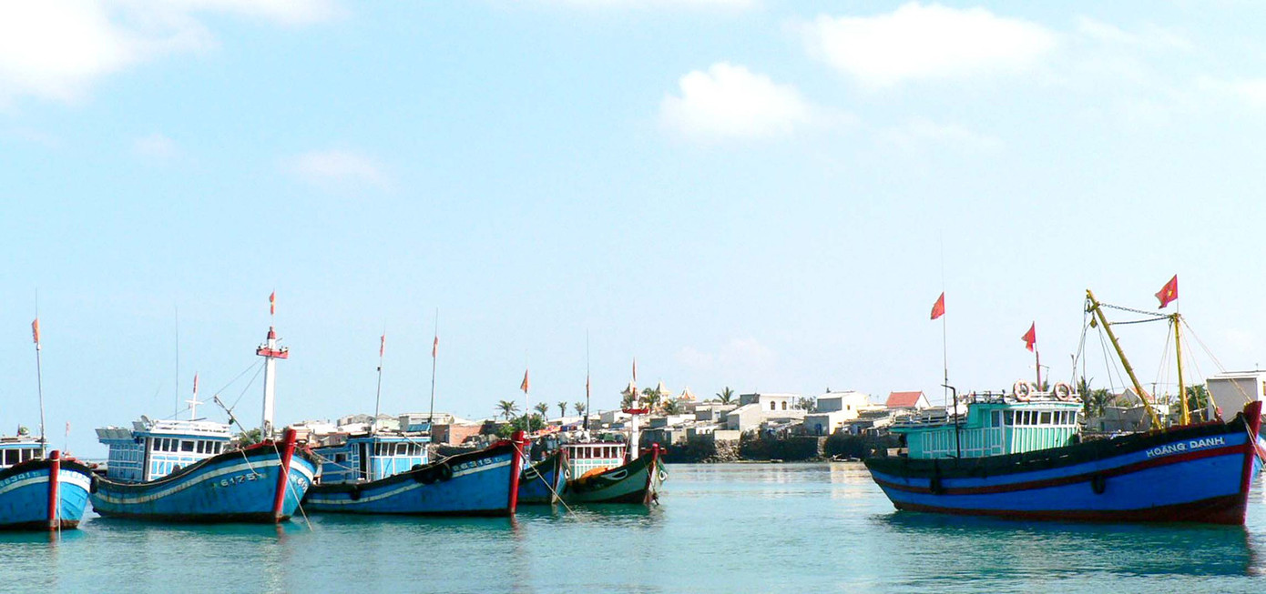 Mô hình liên kết vươn khơi của ngư dân Quảng Ngãi góp phần giảm rủi ro, đánh bắt an toàn trên biển Hoàng Sa, Trường Sa 