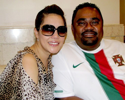 Dũng Tayor là chỗ dựa vững chắc cho nữ ca sĩ sau bao sóng gió Bài viết: http://news.zing.vn/Thu-Phuong-ly-hon-bat-ngo-de-co-cuoc-tinh-dinh-menh-post360494.html#home_featured.tinnong Nguồn Zing News 