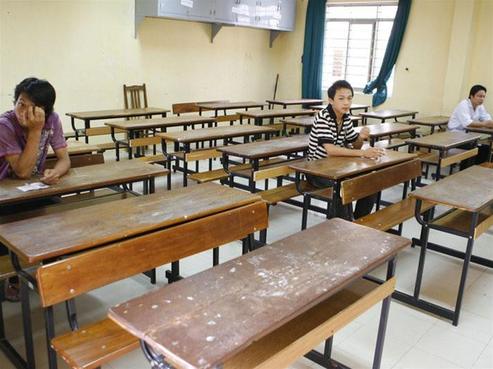 Kỳ thi tốt nghiệp THPT lần 2: Buồn tẻ ngày thi đầu ảnh 1
