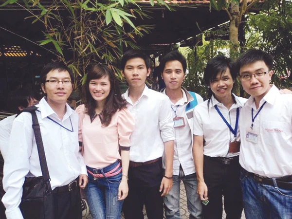 Nhóm tác giả “Đại chiến Bạch Đằng” (ảnh do các nhân vật cung cấp)