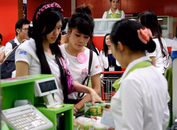 Kết thúc buổi chợ ở quầy thanh toán