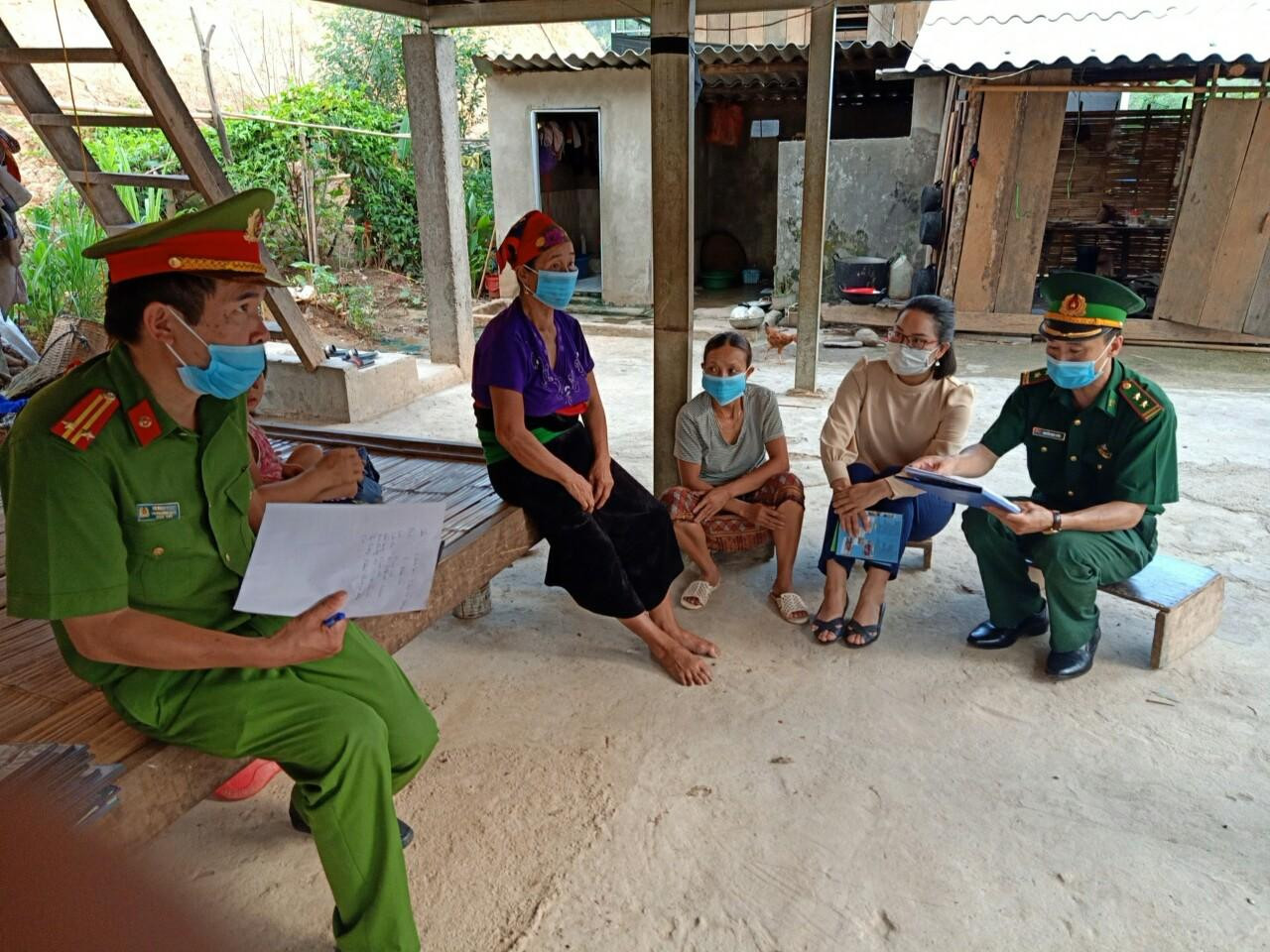 Theo ghi nhận, đến thời điểm hiện nay, đồng bào sinh sống nơi đây đã tiếp nhận được đầy đủ hướng dẫn những nội dung liên quan đến việc phòng chống dịch COVID-19 và sẵn sàng đi bầu cử Đại biểu Quốc hội khóa XV và đại biểu HĐND các cấp nhiệm kỳ 2021 -2026 vào ngày mai (23/5). (Hoàng Lam)