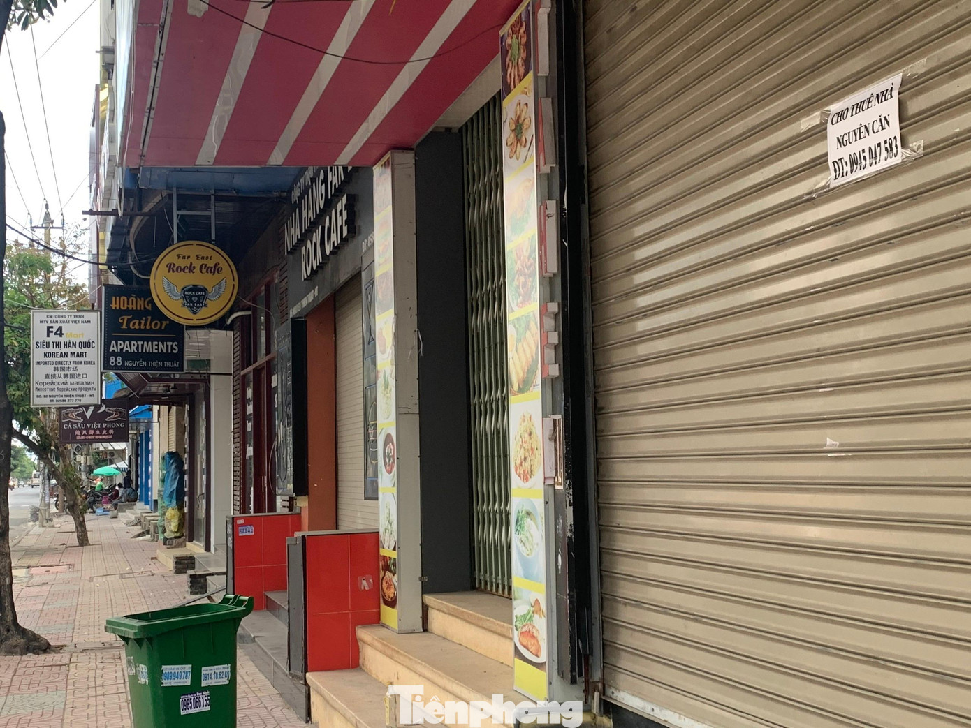 Nhiều cửa hàng tại đường Nguyễn Thiện Thuật phục vụ khách nước ngoài đóng cửa, cho thuê nhà. Nhiều cửa hàng tại đường Nguyễn Thiện Thuật phục vụ khách nước ngoài đóng cửa, cho thuê nhà.