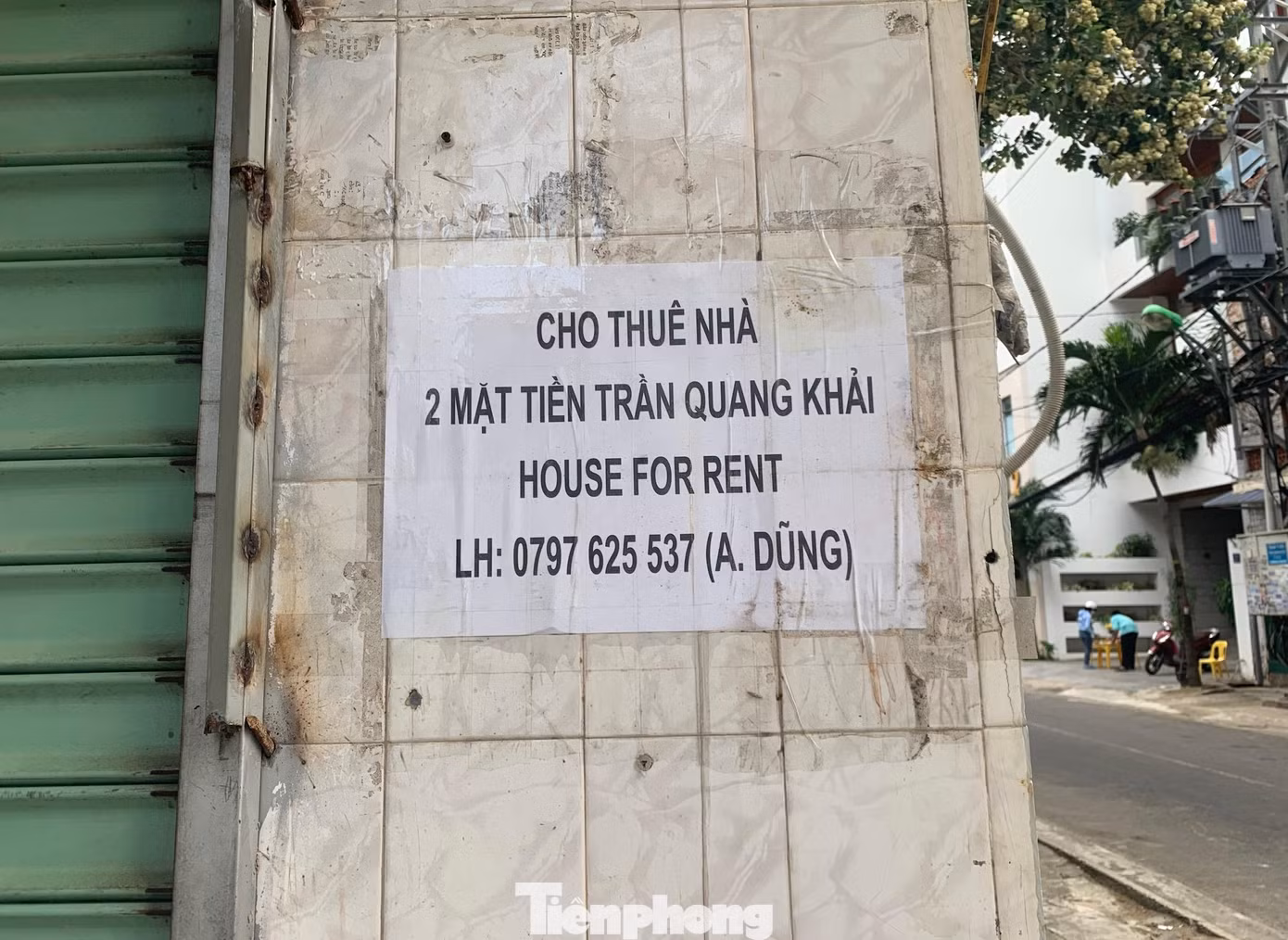 Một cửa hàng tại đường Trần Quang Khải treo biển cho thuê nhà