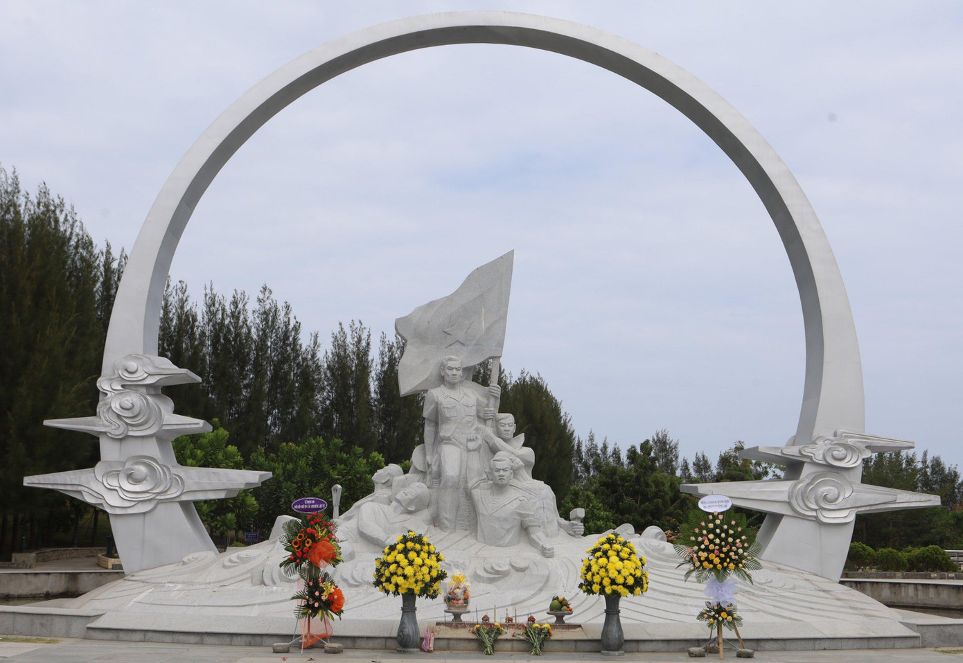 Tượng đài chiến sĩ Gạc Ma tại Khu tưởng niệm chiến sĩ Gạc Ma. Ảnh: C.H Tượng đài chiến sĩ Gạc Ma tại Khu tưởng niệm chiến sĩ Gạc Ma. Ảnh: C.H