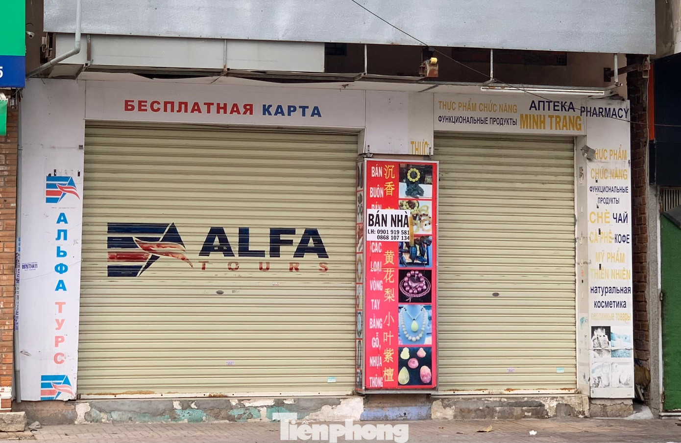 Một cửa hàng phục vụ khách Nga tại đường Biệt Thự đóng cửa từ lâu Một cửa hàng phục vụ khách Nga tại đường Biệt Thự đóng cửa từ lâu