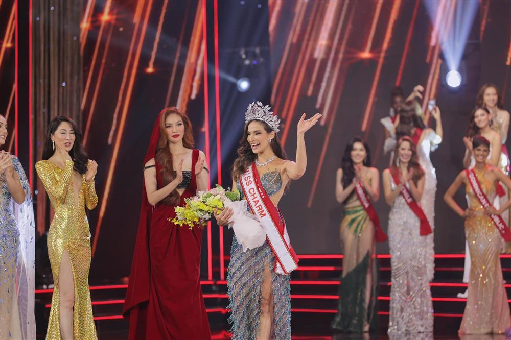 Miss Charm vẫn im hơi lặng tiếng về kế hoạch tổ chức cuộc thi năm 2024. Miss Charm vẫn im hơi lặng tiếng về kế hoạch tổ chức cuộc thi năm 2024.