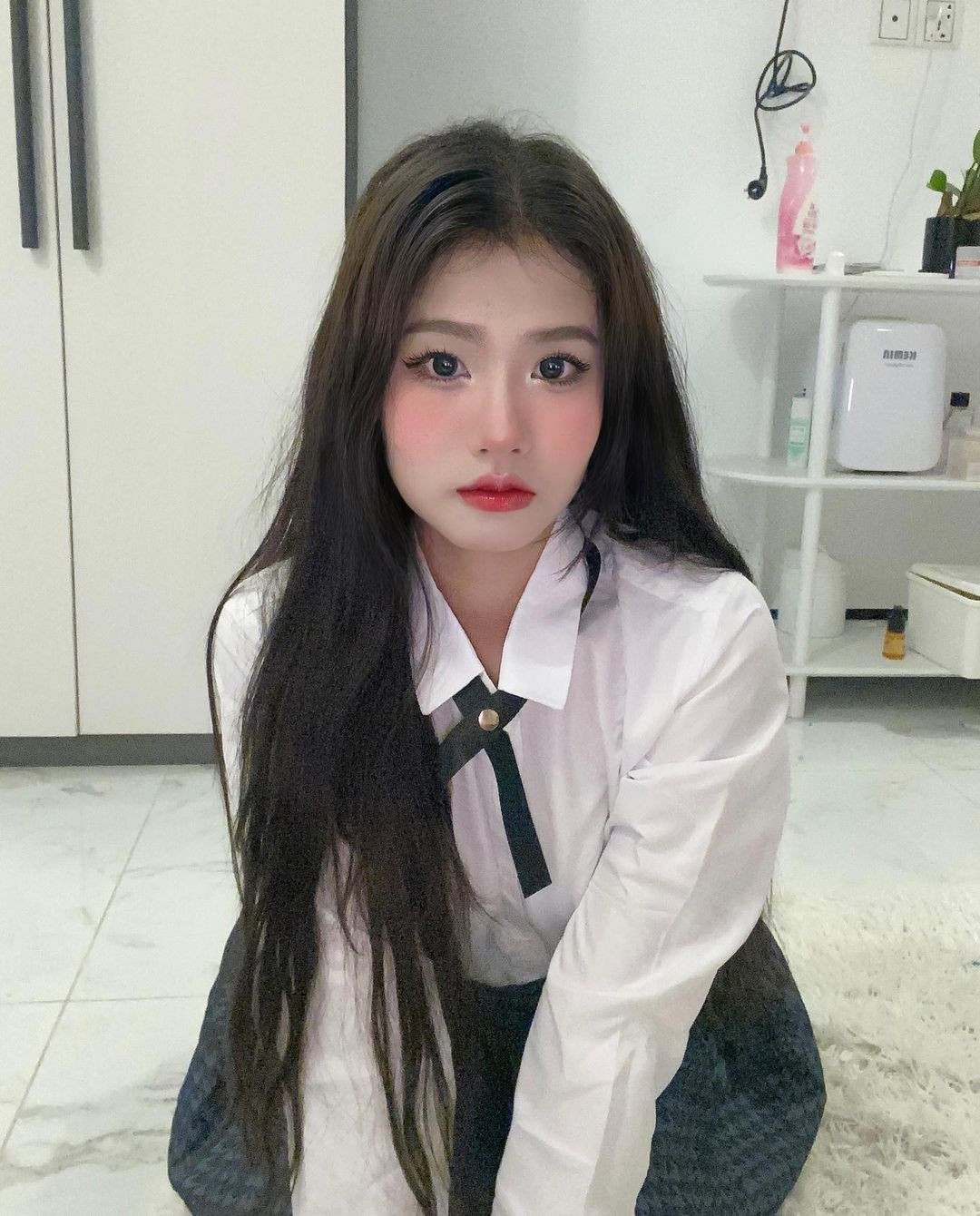 Rotha Phyadeth cũng có những tạo dáng, biểu cảm giống nữ sinh hơn là hoa hậu.