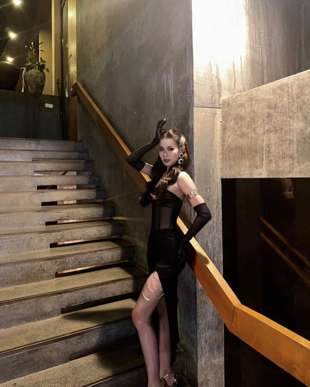 Với nhan sắc nhạt nhòa, nhiều khán giả dự đoán Rotha Phyadeth khó mang về thành tích cao cho Campuchia tại Hoa hậu Trái Đất 2024.