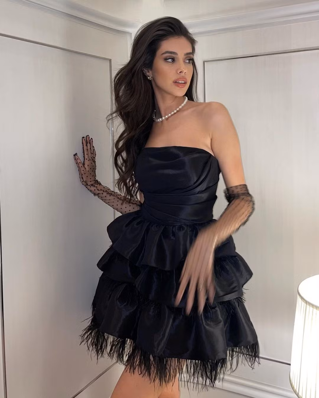 Nursena Say năm nay 25 tuổi, cao 1,8 m, là một trong những thí sinh có chiều cao ấn tượng nhất mùa giải Miss World lần thứ 71. Người đẹp có gương mặt ngọt ngào, được đánh giá là phù hợp với tiêu chí cuộc thi Miss World.