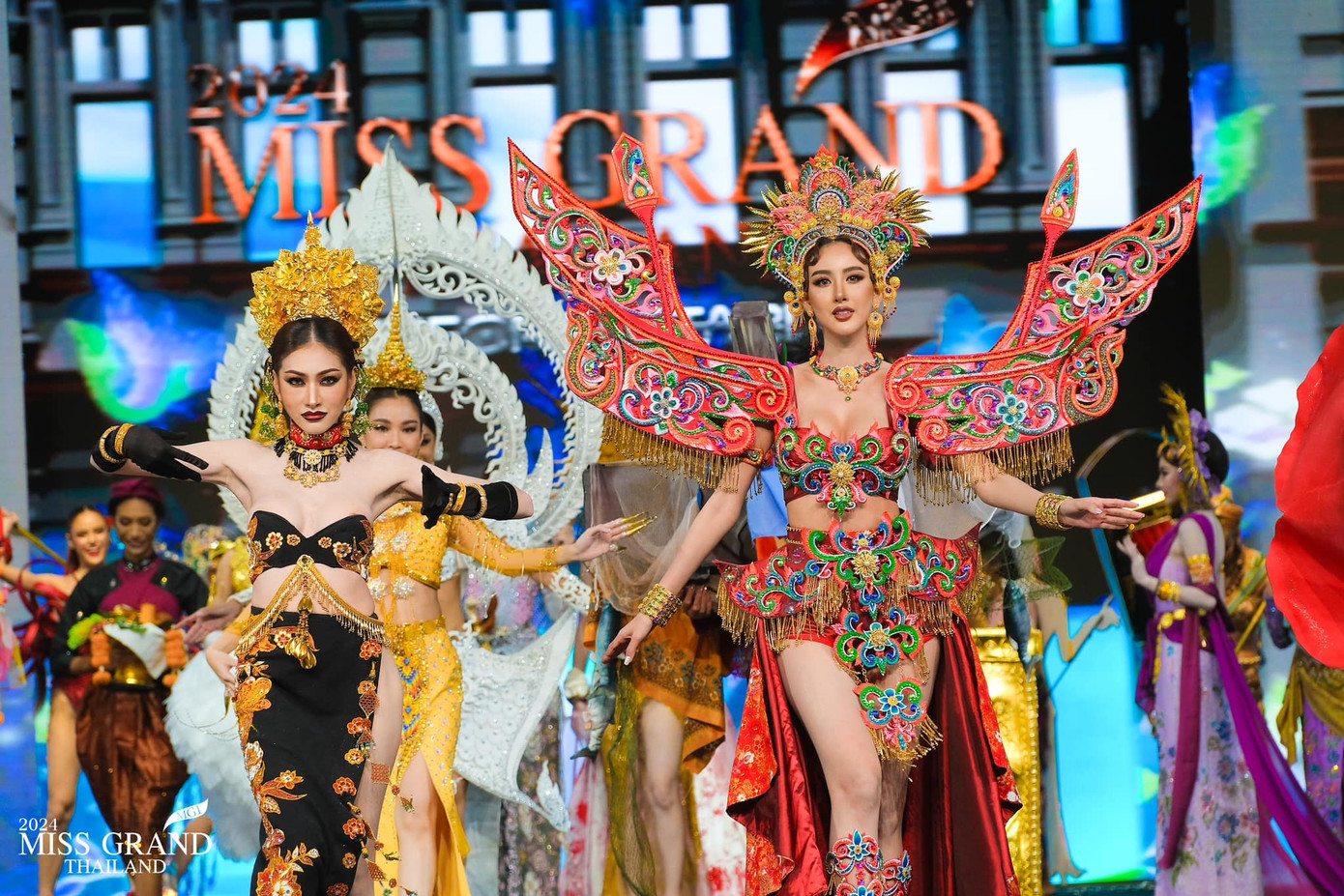 Trang phục dân tộc luôn là phần thi được mong chờ của cuộc thi Hoa hậu Hòa bình Thái Lan. Những năm gần đây, phần thi này được xem là "đặc sản", thu hút sự chú ý, yêu thích của khán giả theo dõi cuộc thi.